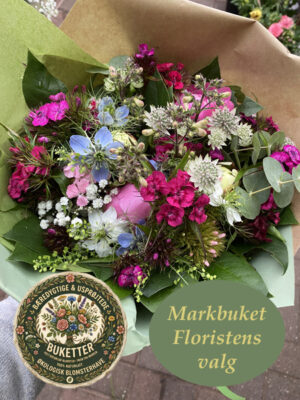 Buket af friske haveblomster - bæredygtig fra egen blomstermark - den viste buket koster kr. 350,00